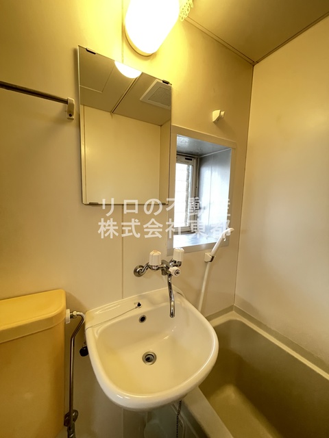 洗面設備　洗面ボウルもついているので、ここで洗顔できますね☆