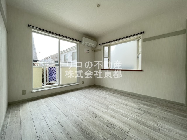 居室・リビング　南向きなので暖かな日差しが入りますね♪