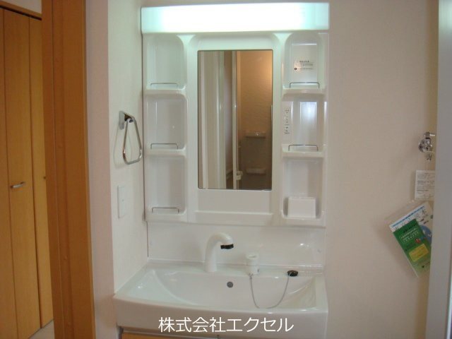 洗面設備　洗髪洗面化粧台です。