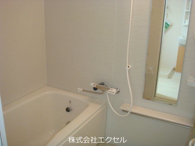 バス・シャワールーム　追い焚き付きです。