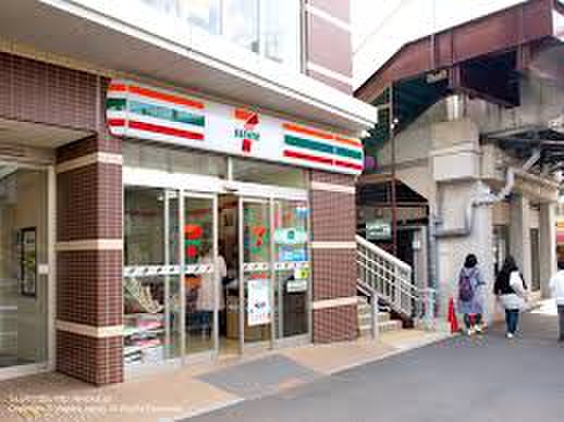 コンビニ　セブン-イレブン 横浜反町駅前店（コンビニ）まで300m
