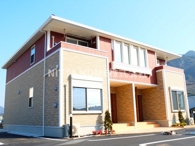 建物外観　１フロア２住戸◎インターネット無料◇エアコン２台に外部物置付