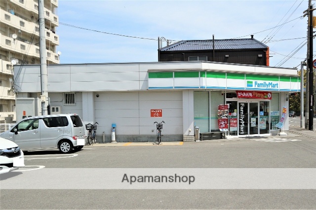コンビニ　ファミリーマート庄町三丁目店（コンビニ）まで383m
