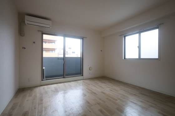 居室・リビング　※別部屋の写真です