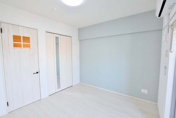 居室・リビング　★洋室7.3帖(天井高2.5ｍ以上の開放的なお部屋)★