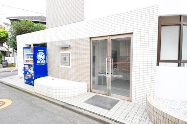エントランス　★タイル貼のきれいなエントランス★