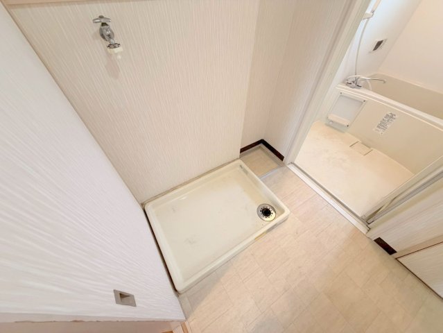 その他設備　室内に洗濯機置場があれば雨の日でも濡れる心配がございませんね