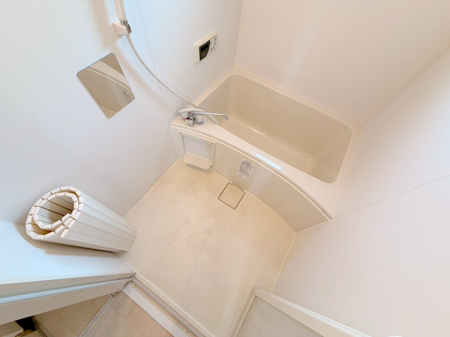 バス・シャワールーム　広めのお風呂は一日の疲れを癒してくれます。