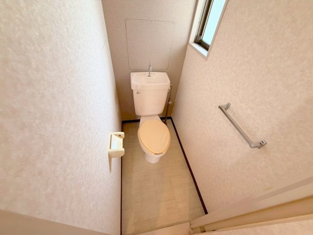 トイレ　清潔感のあるトイレは、誰もがリラックスできる空間です。
