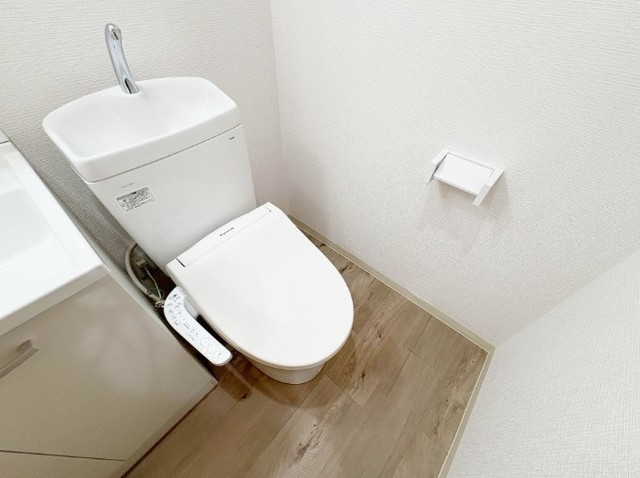 トイレ　同仕様参考写真です