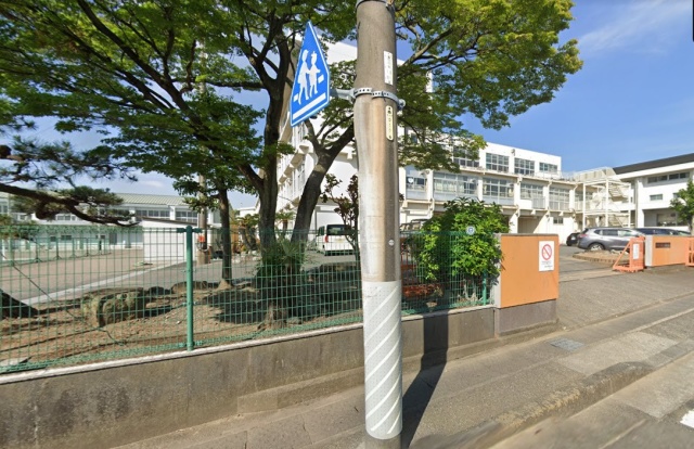 中学校　静岡市立清水袖師中学校（中学校）まで300m