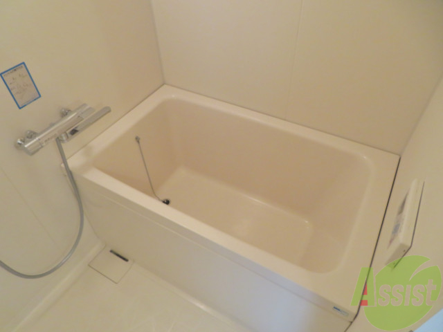バス・シャワールーム　バスルームはこちらです。一日の疲れをここで癒してください。