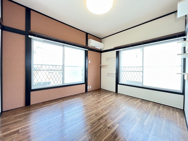 居室・リビング　南向き洋室6帖☆角部屋二面採光のお部屋は陽当たり・風通し良好