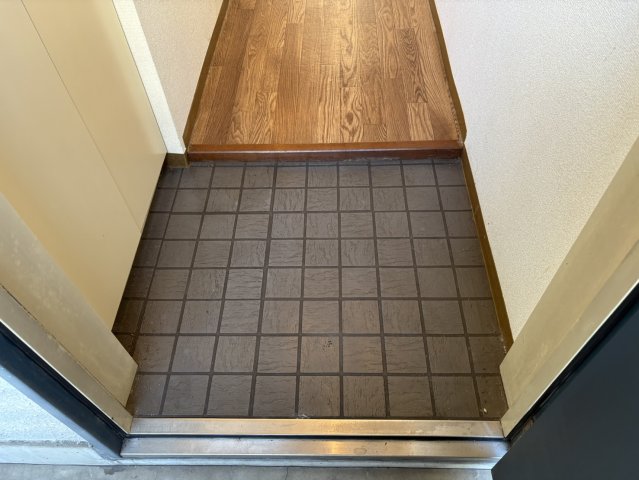 玄関　コスモハイム七番町