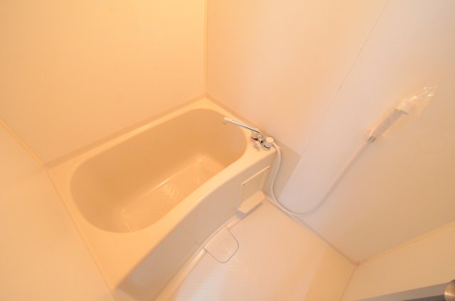 バス・シャワールーム　シンプルで機能的なユニットバスです！