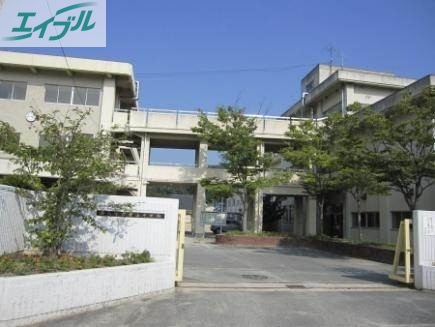 中学校　岡山市立操山中学校（中学校）まで487m