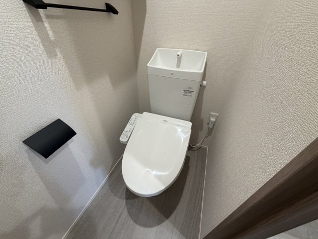 トイレ　別号室の写真です。