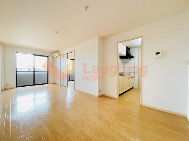 居室・リビング　こちらの居間で趣味の時間をお楽しみください