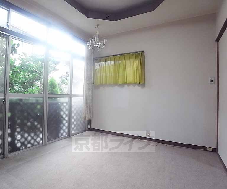 居室・リビング　違う角度からのお部屋写真です。