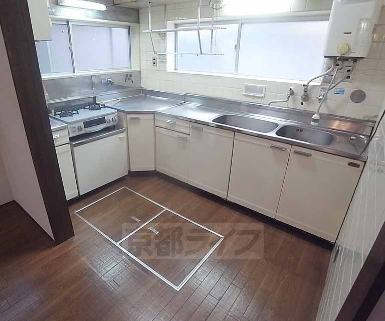 キッチン　大きなキッチンですよ！