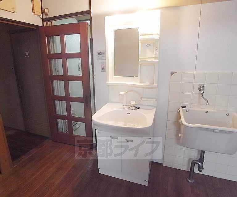 洗面設備　独立洗面台です。