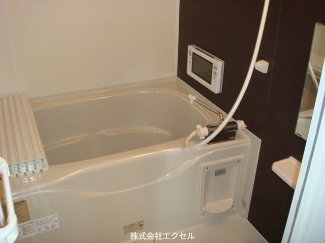 バス・シャワールーム　うれしい追い焚き機能付き。