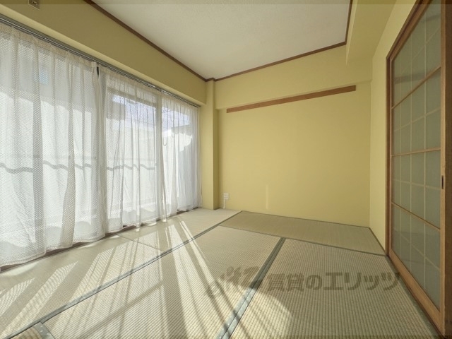 居室・リビング　６帖