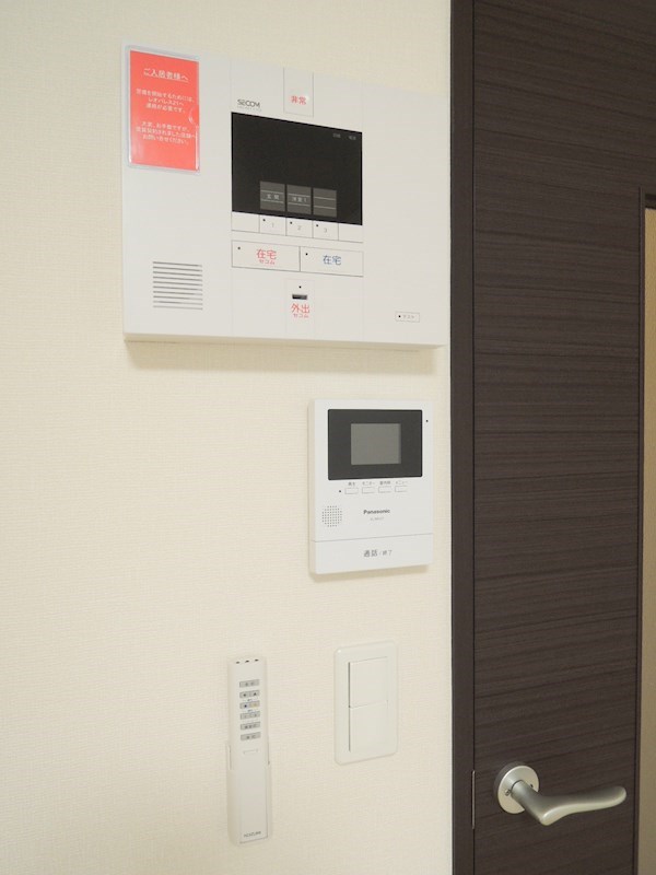 セキュリティ　モニター付きインターホン設置済み！