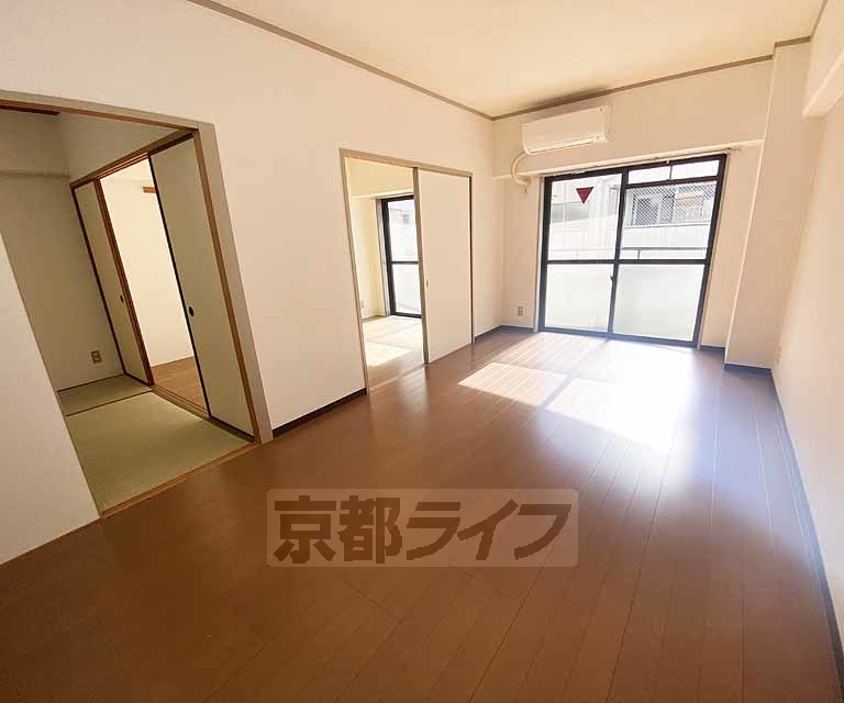 居室・リビング　開放感のあるお部屋です