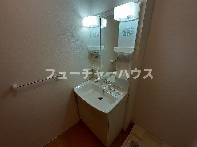 洗面設備　脱衣スペースもあります