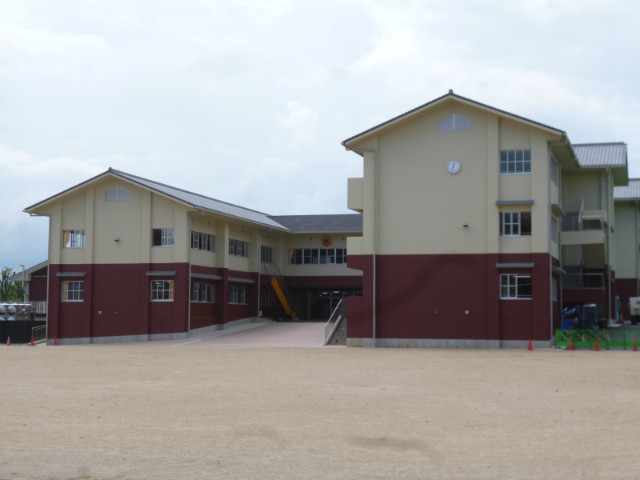 小学校　武雄市立武雄小学校（小学校）まで1404m