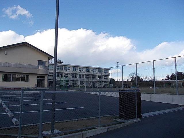 小学校　菊川市立横地小学校（小学校）まで1400m