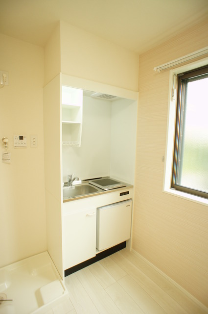 キッチン　火を使わず安心でお掃除も簡単なＩＨコンロ、１口付です♪