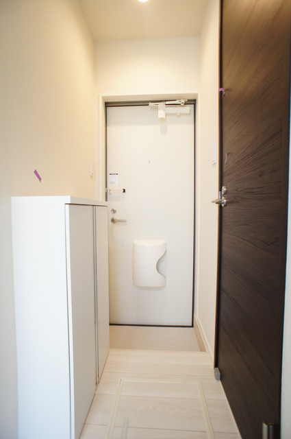 玄関　玄関には下駄箱があるので、いつでもスッキリ片付きます！