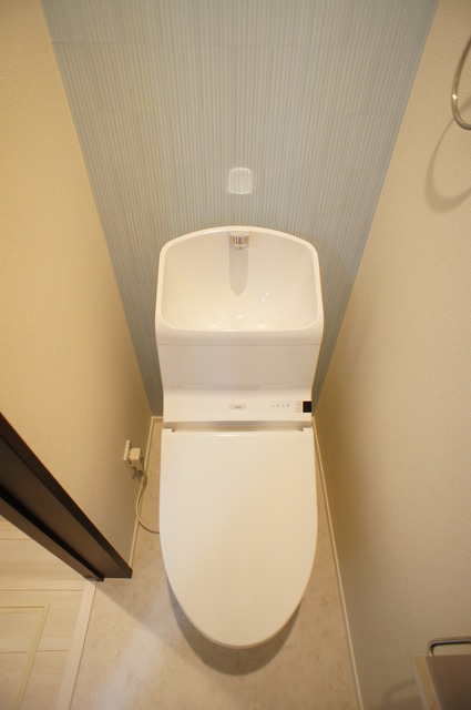 トイレ　洗浄便座・暖房便座完備！毎日清潔・快適に暮らせます☆