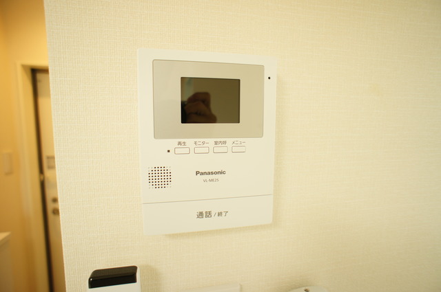 セキュリティ　ＴＶモニタ付インターホン完備で突然の来訪者が来ても安心◎