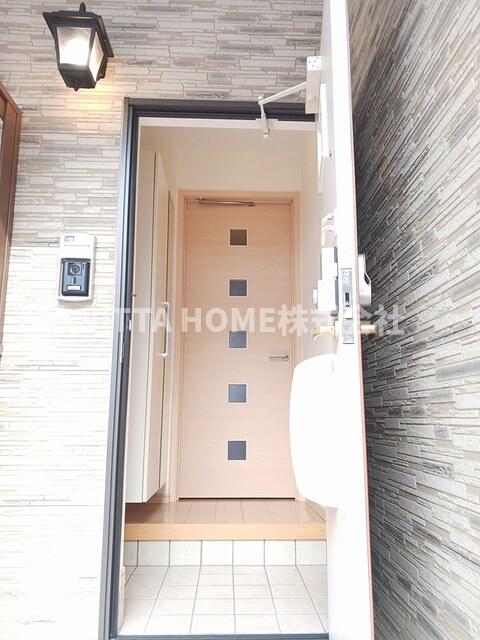 玄関　大きなシューズボックス付きの玄関です◆