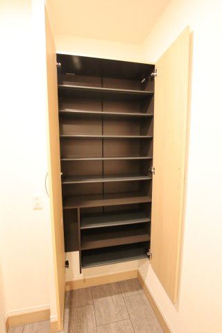 収納　シューズボックス