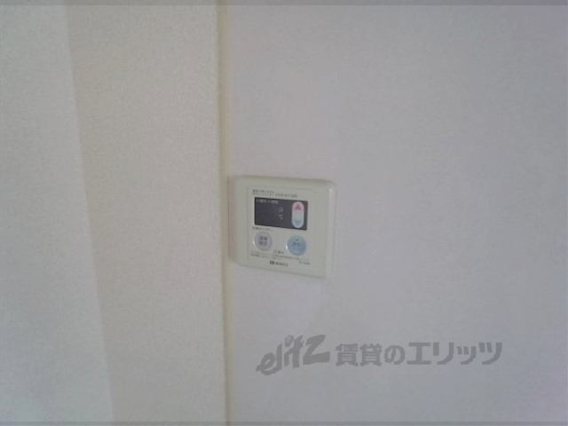 その他設備　給湯器リモコン