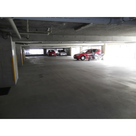 駐車場　高さ１７６ｃｍまで