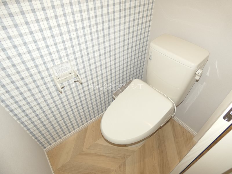 トイレ　温水洗浄便座