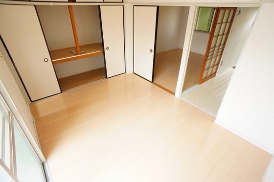 居室・リビング　※別号室の写真となります