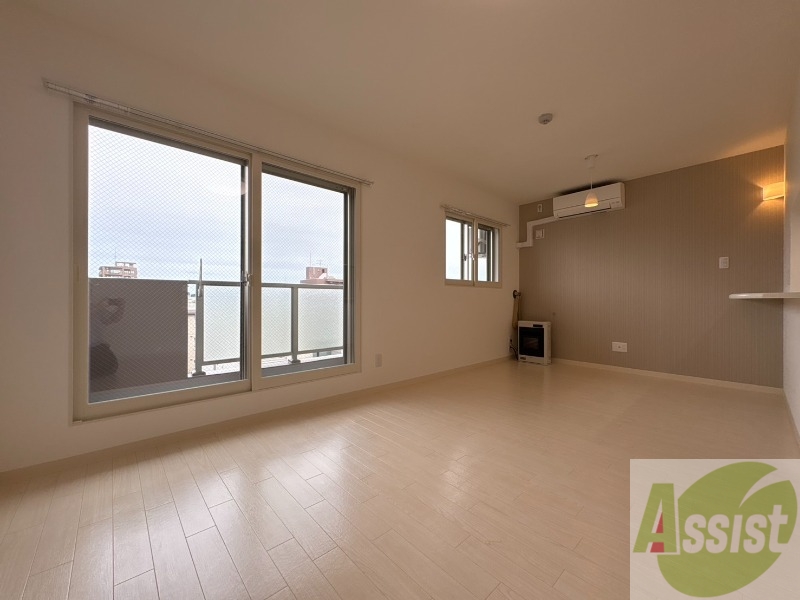 居室・リビング　広々としたリビングですね。使い勝手がよさそうですね！