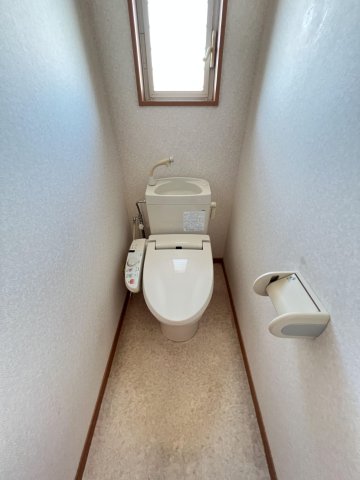 トイレ　＊別のお部屋の写真です