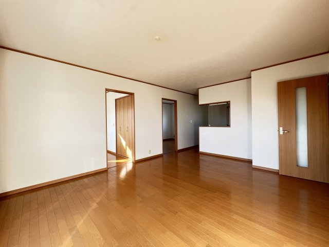 居室・リビング　＊別のお部屋の写真です