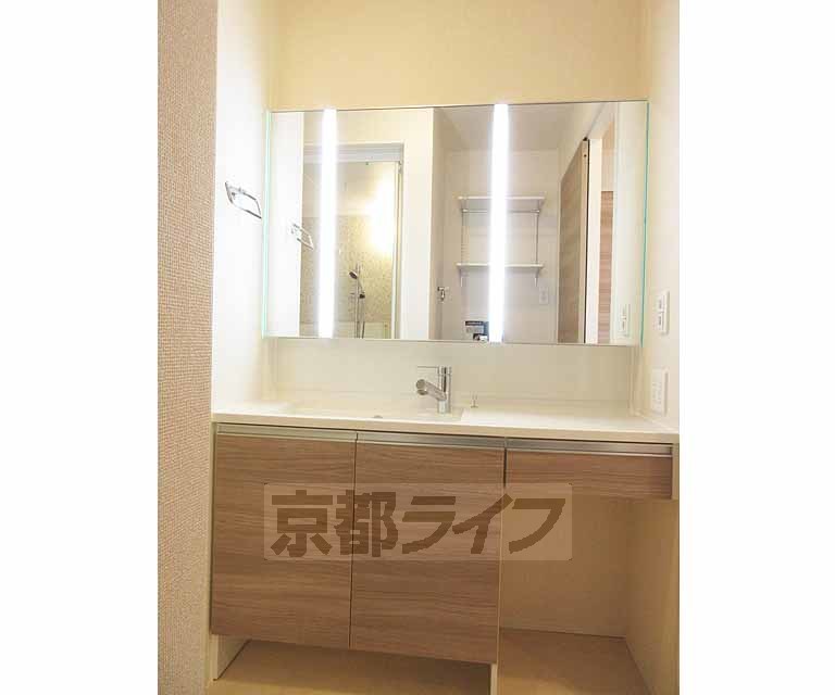 洗面設備　ワイド洗面台です！