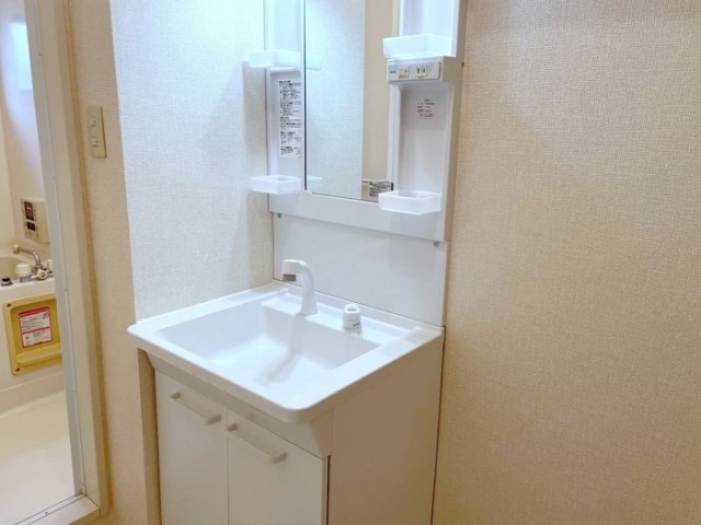 洗面設備　朝の身支度には欠かせない独立洗面化粧台