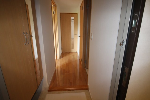 玄関　現況優先。