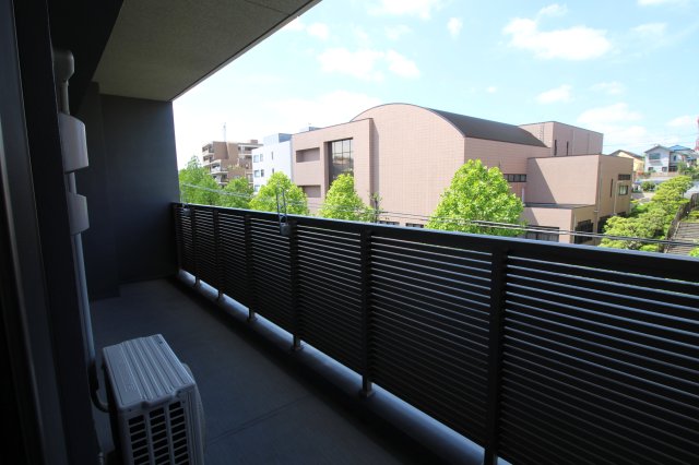 バルコニー　現況優先。