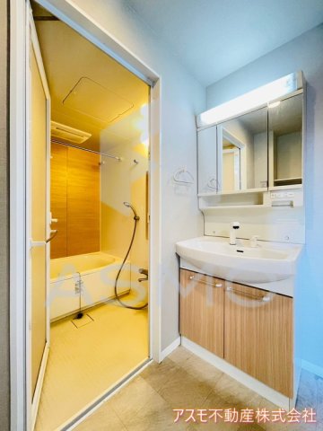 洗面設備　同マンション別部屋　参考写真